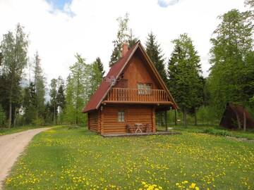 Фото номера Дом с 2 спальнями Дома для отпуска Hunters Rest House Rātnieki г. Nastrova 3